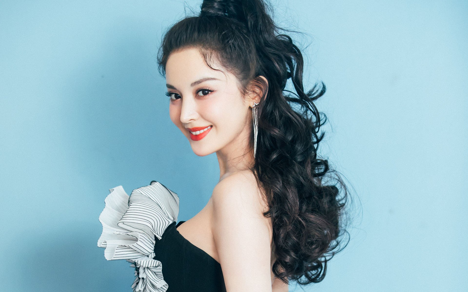 -_野外定向漂流:团队协作的极限考验_,在野外如何定向