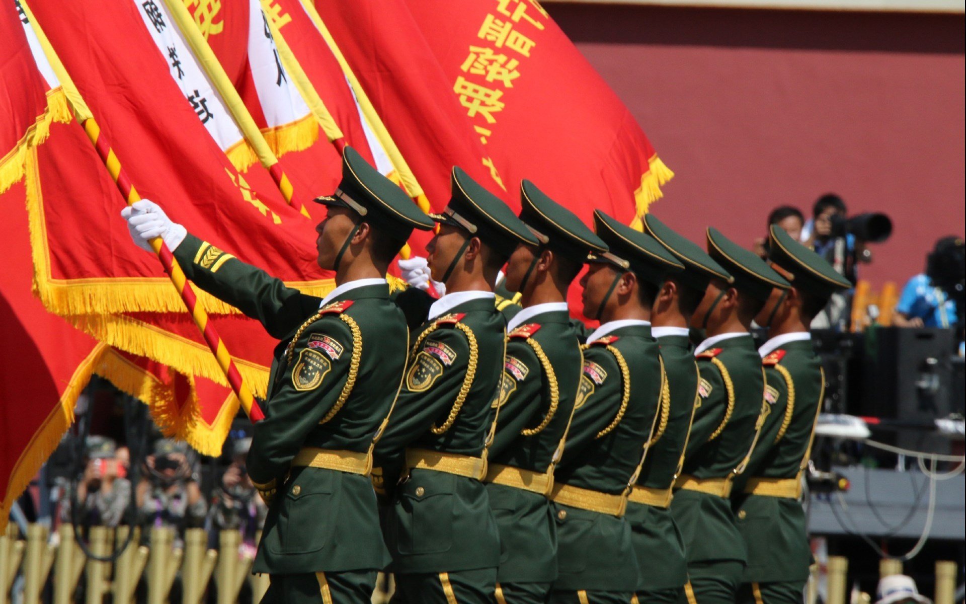 世俱杯专业体育赛事直播平台-最佳运动员:你心中的年度“全能王”是他?,最佳全能奖