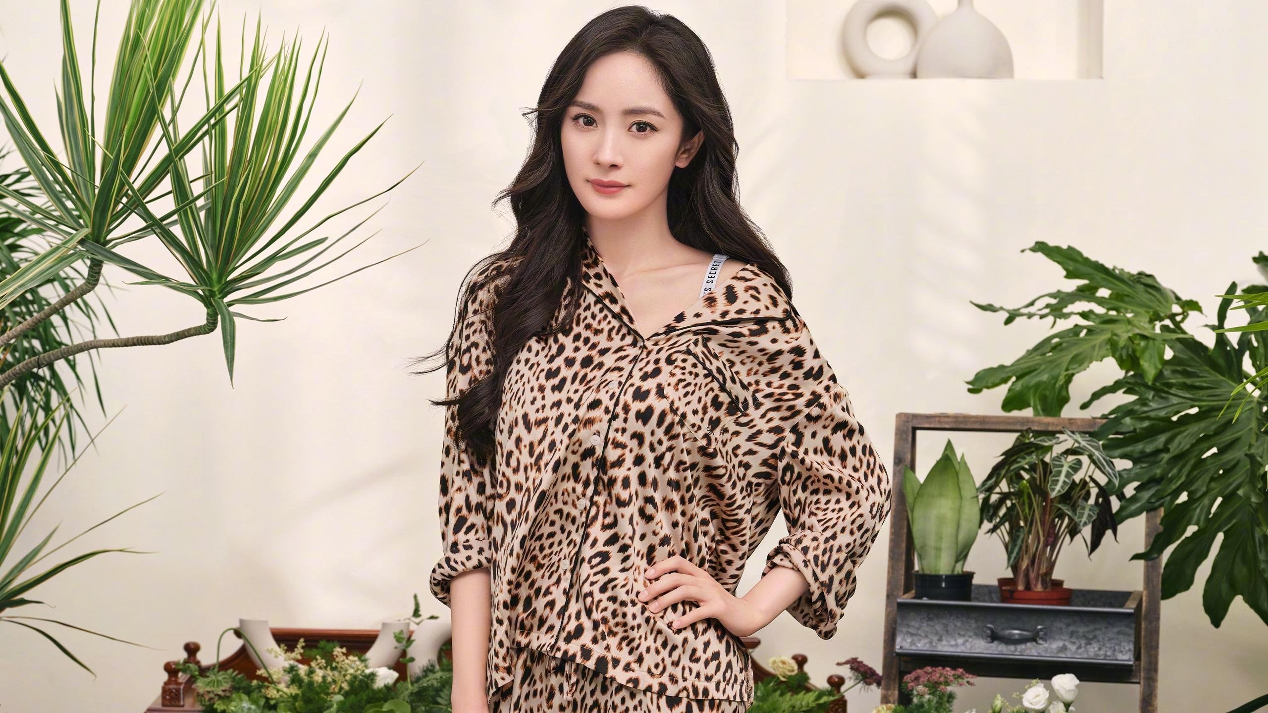 2025世俱杯赛程表-足球退役球员转型路径多元化探索,足球球员退役后干什么